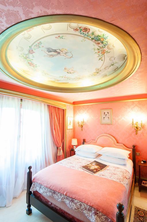Bed and Breakfast Le Petit Manoir Des Bruyeres Villefargeau Екстер'єр фото